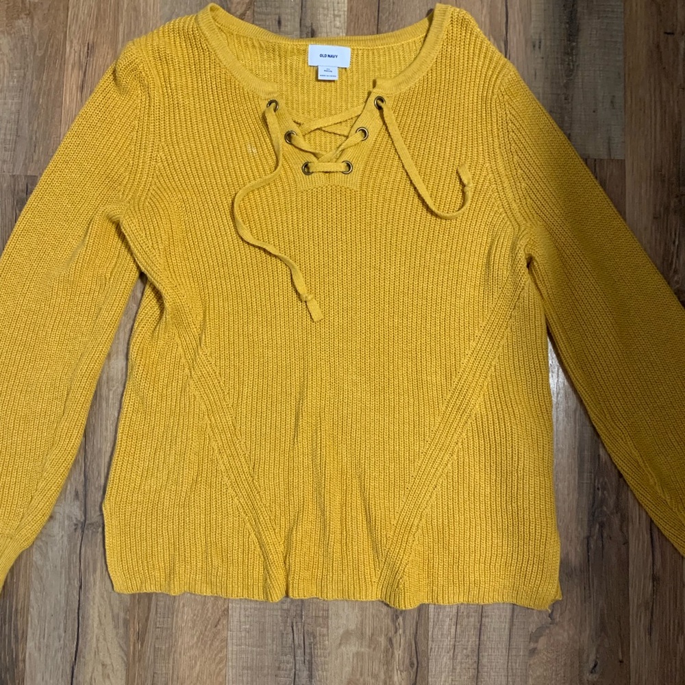 Only worn once old navy sweater